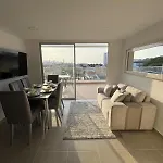 Apartamento con balcón grande