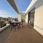 Apartamento con balcón grande
