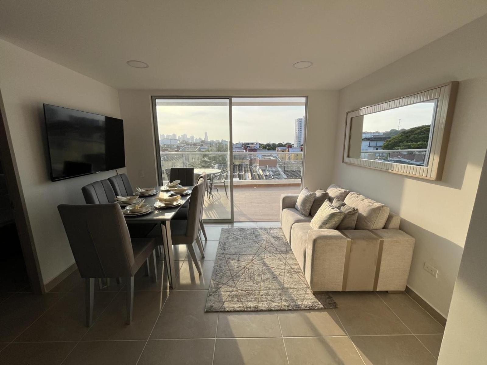 Apartamento Con Balcón Grande